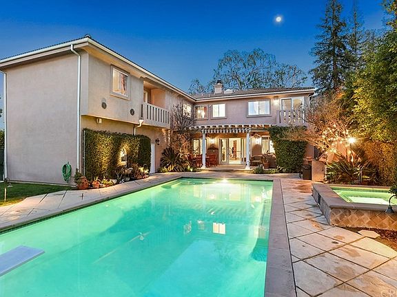 3rd image of 5051 Gaviota Ave