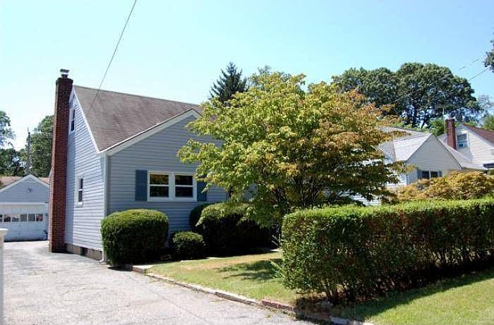 1st image of 10 Leech Cir N