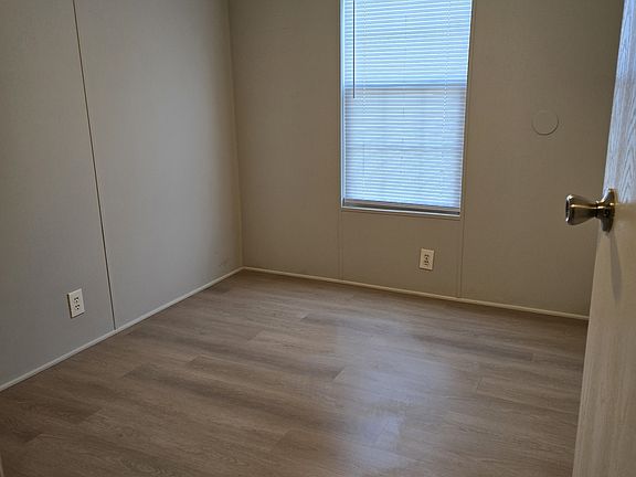 4th image of 119 Cardinal St #119