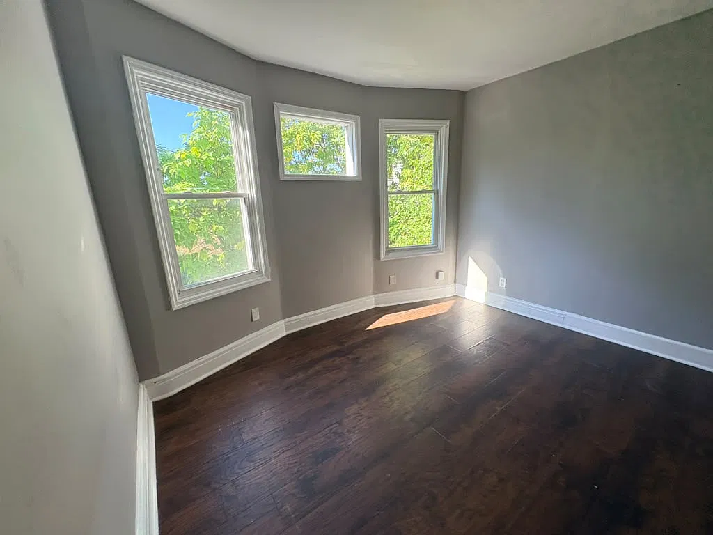 4 bed, $2,200 — Photo 4