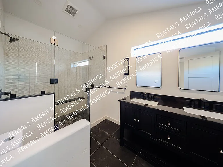 3809 N 9th St — Photo 27