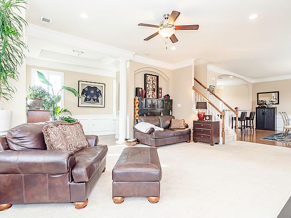 5th image of 9414 Kings Parade Blvd