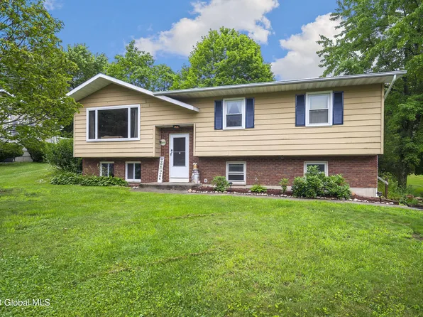 16 Holland Lane, Castleton On Hudson, NY 12033