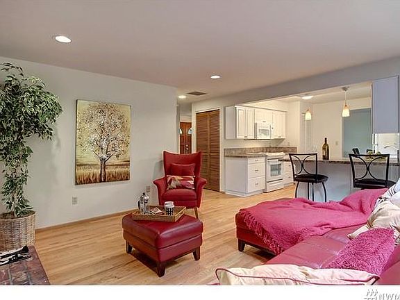 3rd image of 14901 SE 47th Pl