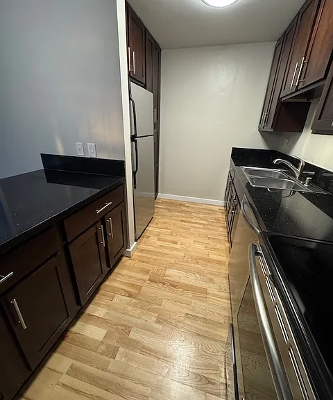 Park East Apartments — Photo 19