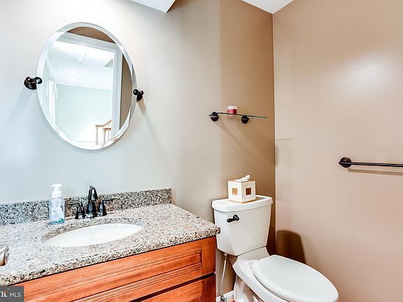 4th image of 258 Claremont Ct