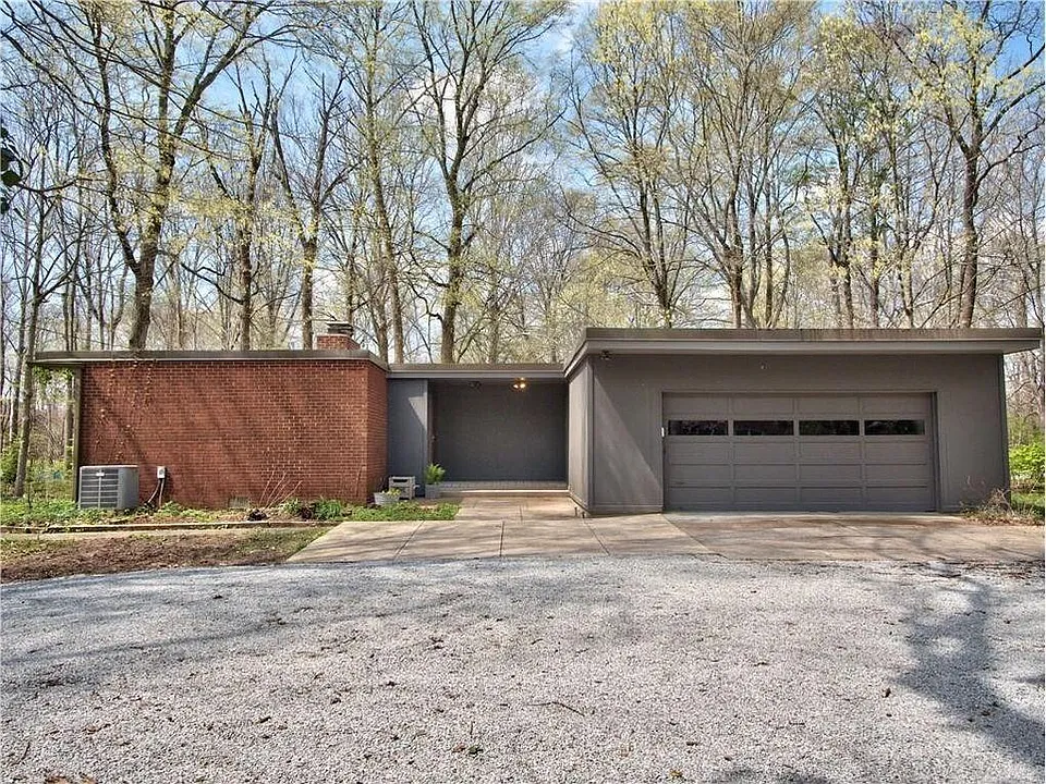 11907 Forest Ln