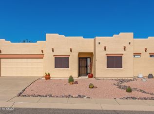 802 W Belltower Dr, Green Valley, AZ 85614