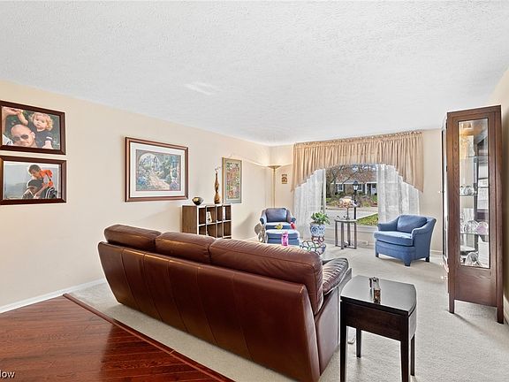 4th image of 5223 Chickadee Ln