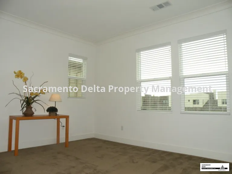 133 Fonseca St — Photo 7
