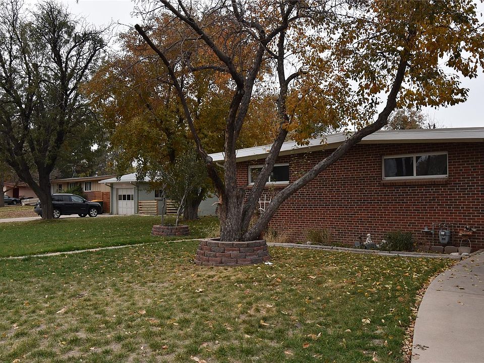 1st image of 28 W Broadmoor Dr
