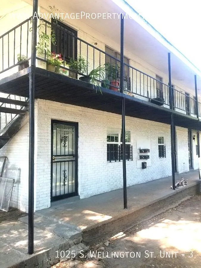 Charming 2 bedroom 1 bathroom Apartment — Photo 2