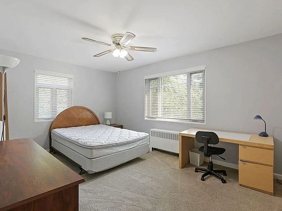 2nd image of 10419 Montrose Ave