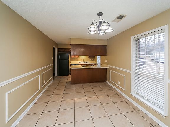 5th image of 5689 Riverhead Ave