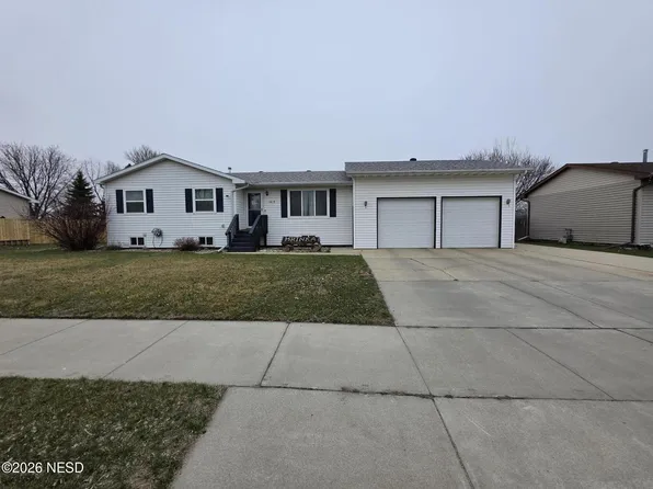 1415 3rd Ave NW, Watertown, SD 57201