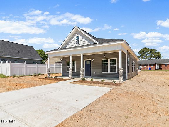 4th image of 804 Holmes Street