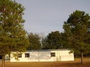 237 Ridgewood Dr, Ray City, GA 31645