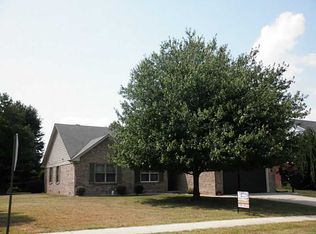 404 Kanterbury Ln, Mooresville, IN