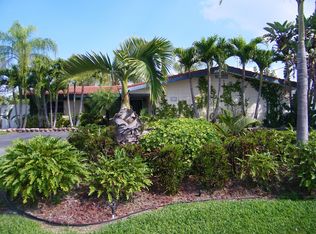 3696 Beach Dr SE, Saint Petersburg, FL 33705