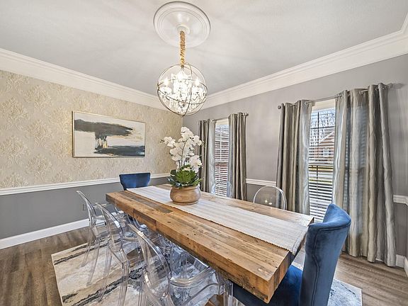 4th image of 3110 Montclair Ave