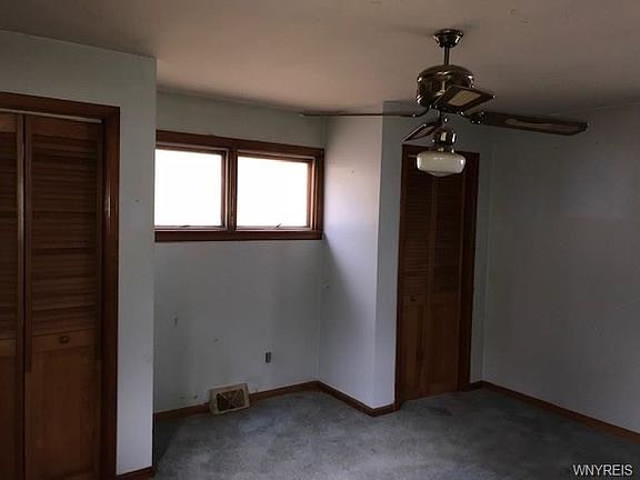 3rd image of 45 Willowdale Dr