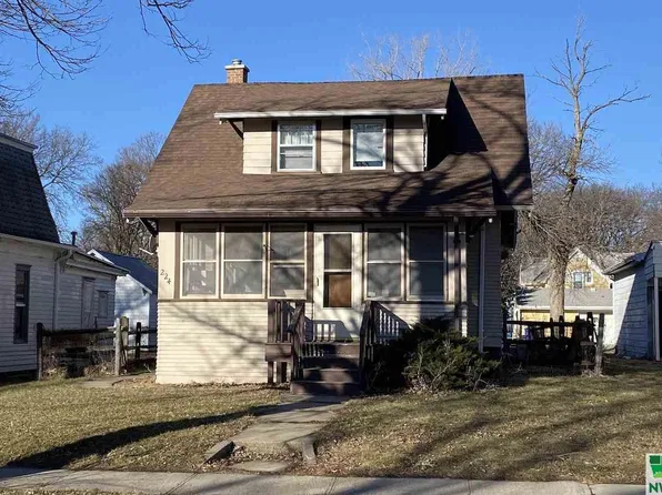 224 Elm St, Vermillion, SD 57069
