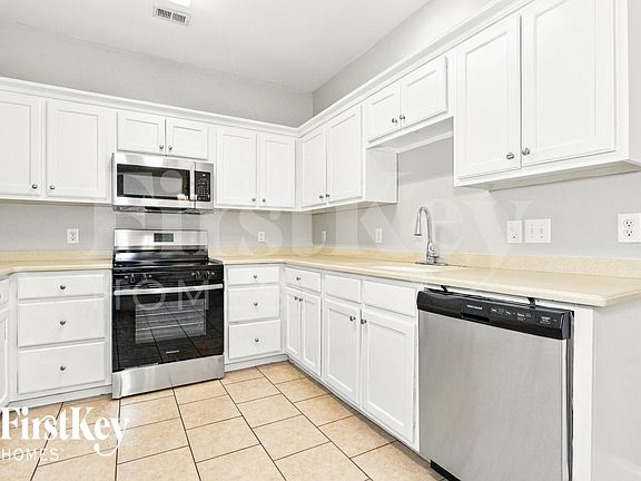 5th image of 4345 Canterbury St