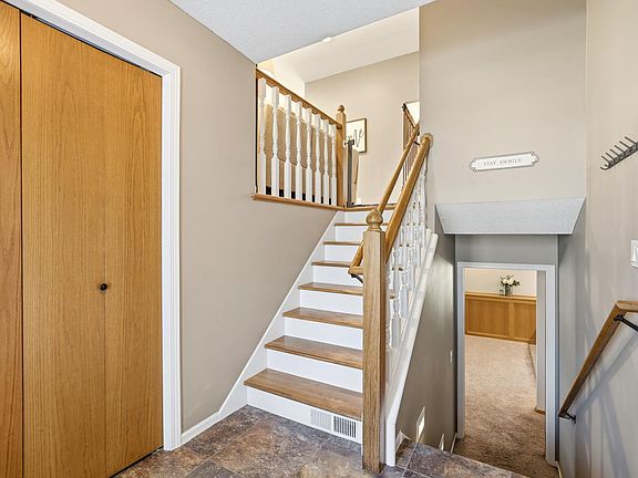 5th image of 5915 Yucca Ln N