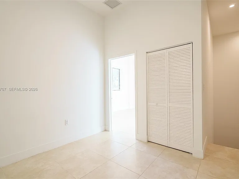 1091 Galiano St #102 — Photo 11