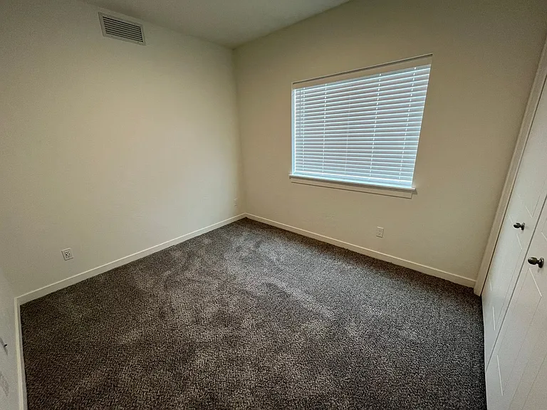 Lexington Sky Apartments — Photo 44
