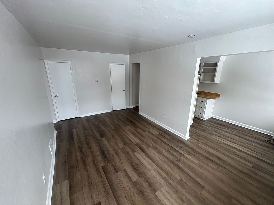 1st image of 2616 Newport Ave #5
