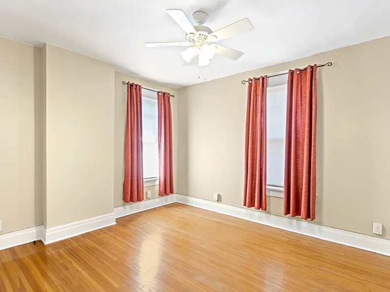157 E Oakland Ave — Photo 8