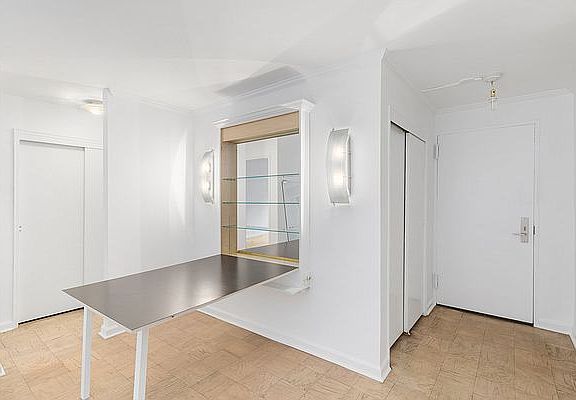 5th image of 235 E 87th St APT 1F