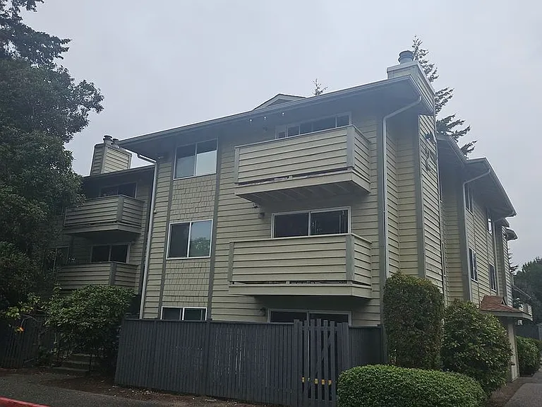 1150 Sunset Blvd NE #116 — Photo 1