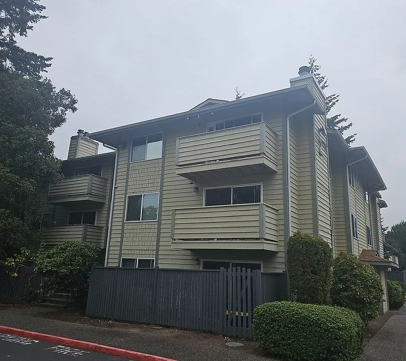 1150 Sunset Blvd NE #116