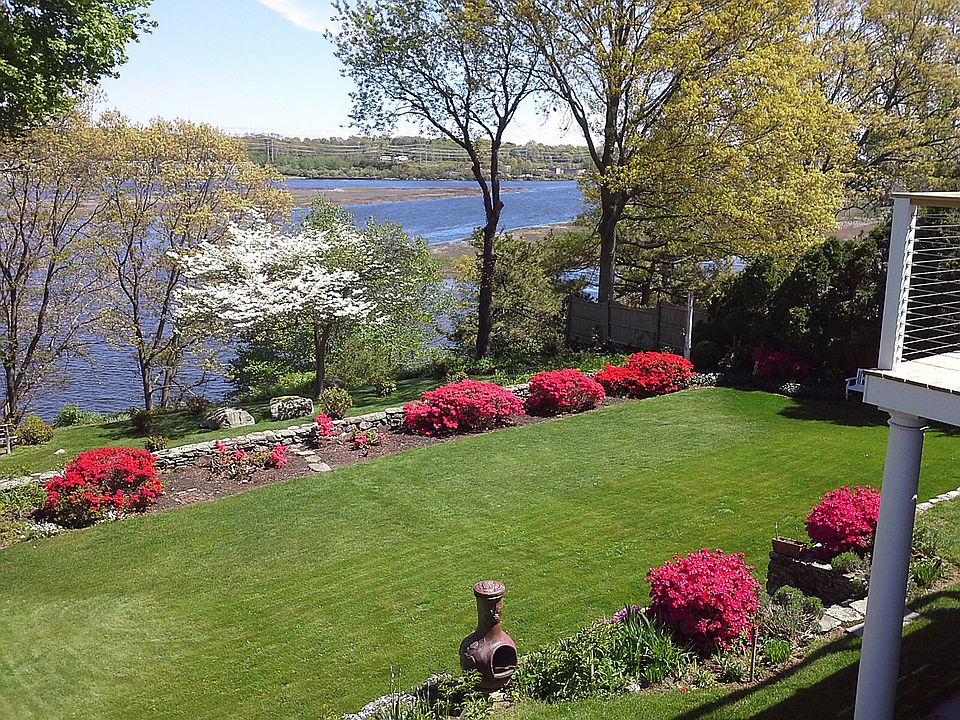 Beautiful Grounds Overlook the River