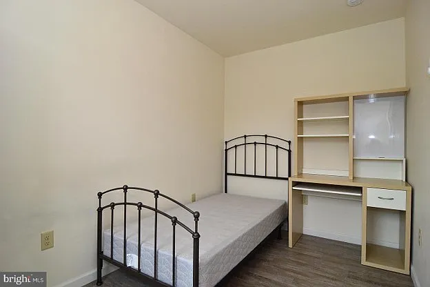216 Greenwich St — Photo 13