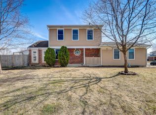 1272 Diane Ln, Elk Grove Village, IL 60007