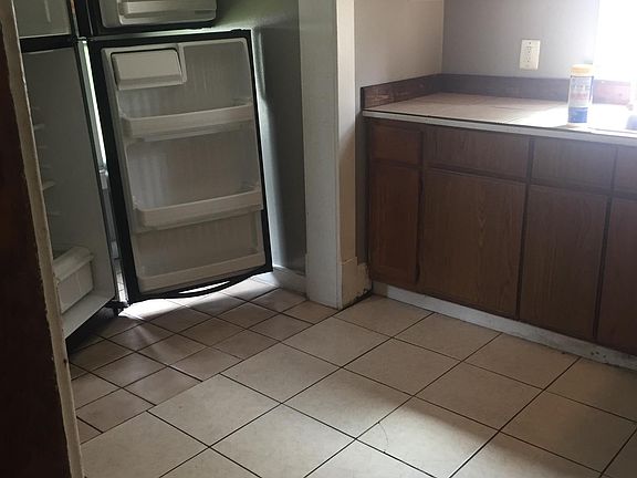 3rd image of 223 14th St