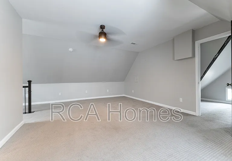 1042 Saint Paul St — Photo 11