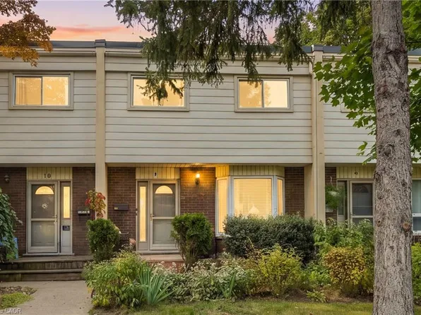 199 York Rd #9, Hamilton, ON L9H 1M9