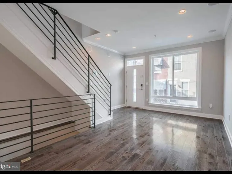 1529 S Lambert St — Photo 2