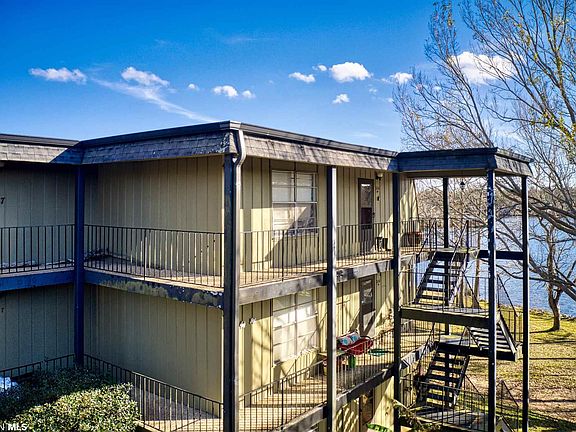 2nd image of 316 Riverbend Dr #316