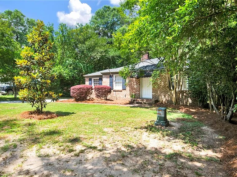 309 Border Dr W — Photo 3