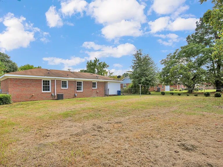 914 Fiske Dr — Photo 9