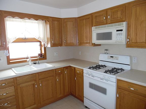 2nd image of 97 N Goodwin Ave