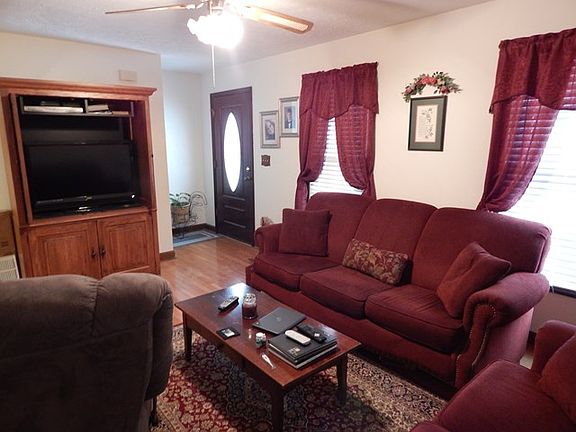 4th image of 140 Marion Ln