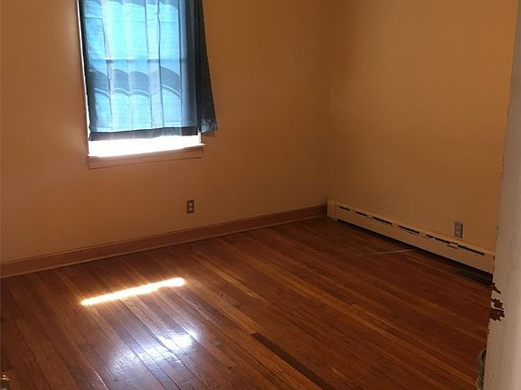 2nd image of 3462 Liberty Pkwy
