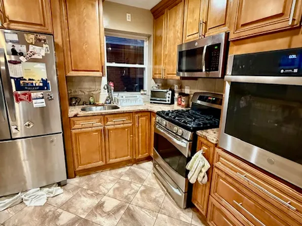 2093 East 22nd Street image 6 of 6