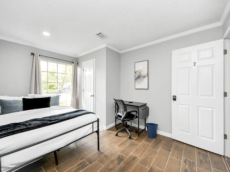 Frostwood Cir